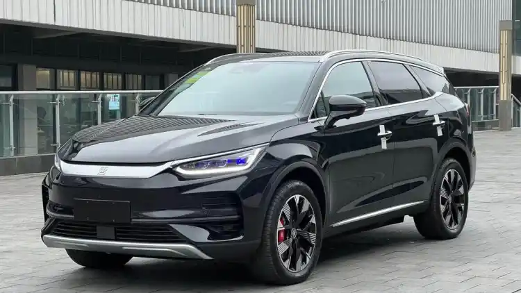 BYD Tang – سيارة الدفع الرباعي الرائدة من سلسلة Dynasty، شحن ميغاواط يعيد كتابة قواعد الفخامة