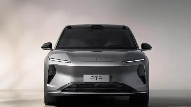 NIO ES9 – سيارة رائدة كهربائية بالكامل بـ6 مقاعد، مزيج نهائي بين منصة 900 فولت وشبكة استبدال البطاريات