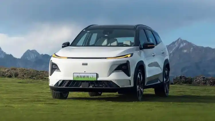 Galaxy Warship 700 – أول سيارة دفع رباعي قوية ذكية من جيلي، الدوران في المكان والمشي sidewinder يعيدان تعريف الطرق الوعرة التقليدية