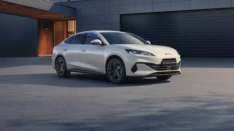 من 87,900 درهم: BYD Seal 6 2026 تصل إلى الإمارات – نظام DM 5.0 الهجين الفائق يقدم منافساً جديداً في فئة السيدان متوسطة الحجم