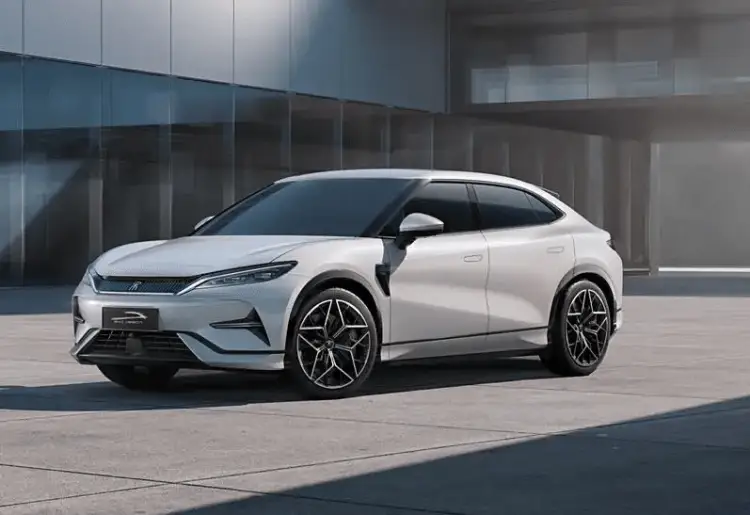 بي واي دي تطلق طراز سونج ال جديد لعام 2025، بسعر ابتدائي يبلغ 189,800 يوان صيني