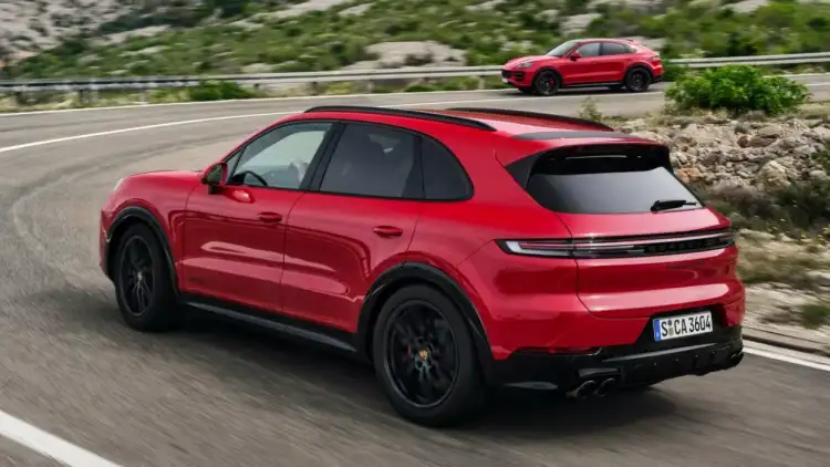 The new 2025 Porsche Cayenne GTS: Powerful and Luxurious Interior