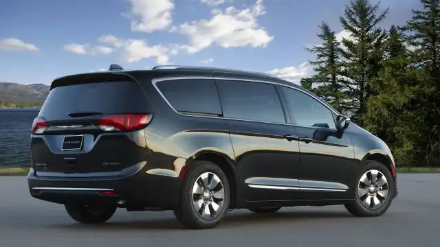 Chrysler Warns 24,111 Pacifica Hybrid Owners Worldwide to Stop Driving Their Vehicles