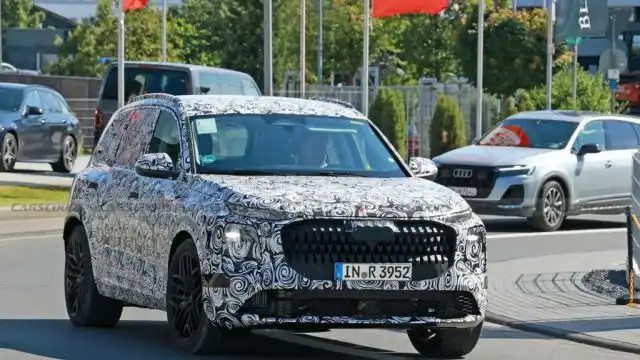 2026 Audi SQ7 Spotted with Quad Exhaust System