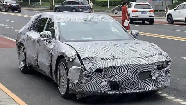 Spy Photos of Eking P6 Electric Four-Door Coupe with 700 km Range