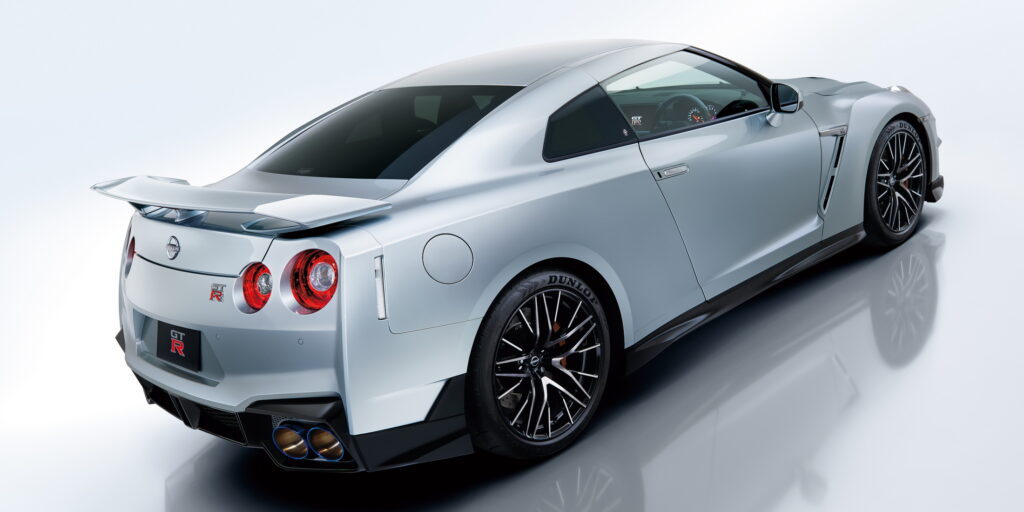 2025 Nissan GT R unveiled in Japan