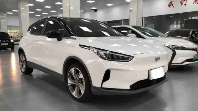 مراجعة جيلي جيومتري C موديل 2024: المواصفات والمميزات والأسعار