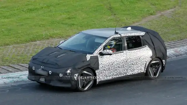 Kia EV4 Hatchback Unveils, Competes with MG4