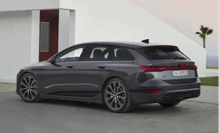 تم رصد سيارة أودي RS 6 Avant E-Tron الكهربائية الفائقة لعام 2026