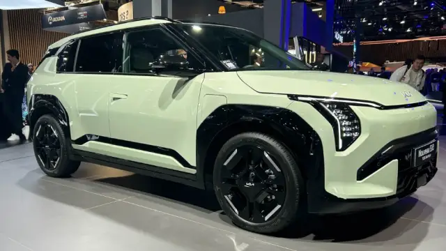 معرض باريس للسيارات 2024：كيا EV3 