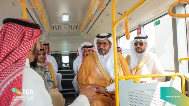 إطلاق أول مسار للنقل العام بالحافلات في جزيرة فرسان