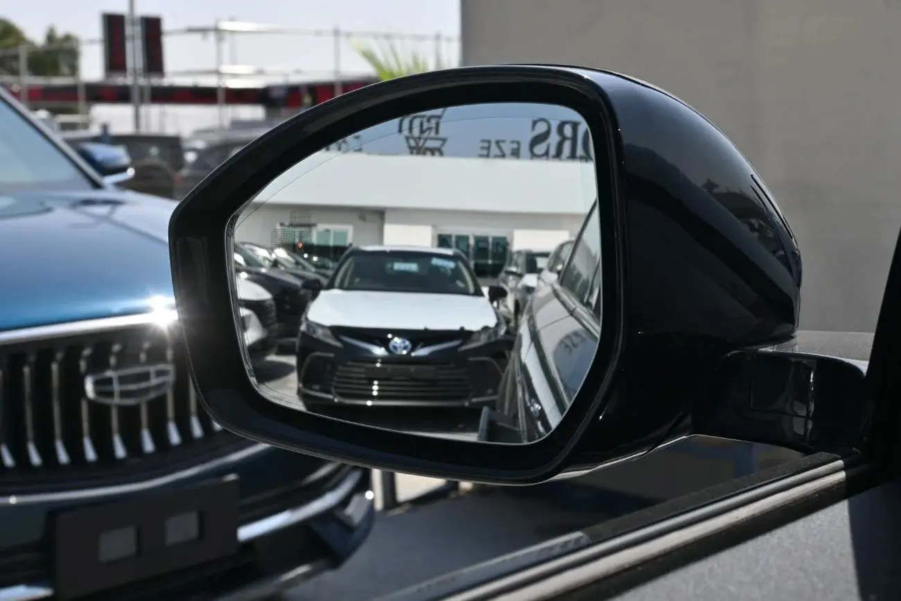 لاند روفر رينج روفر فيلار 2025 2.5L