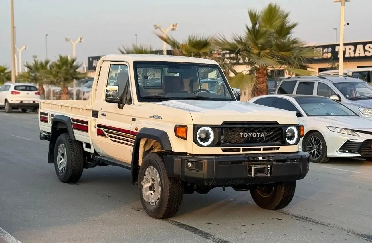 Toyota Land Cruiser Pick Up 2025 4L