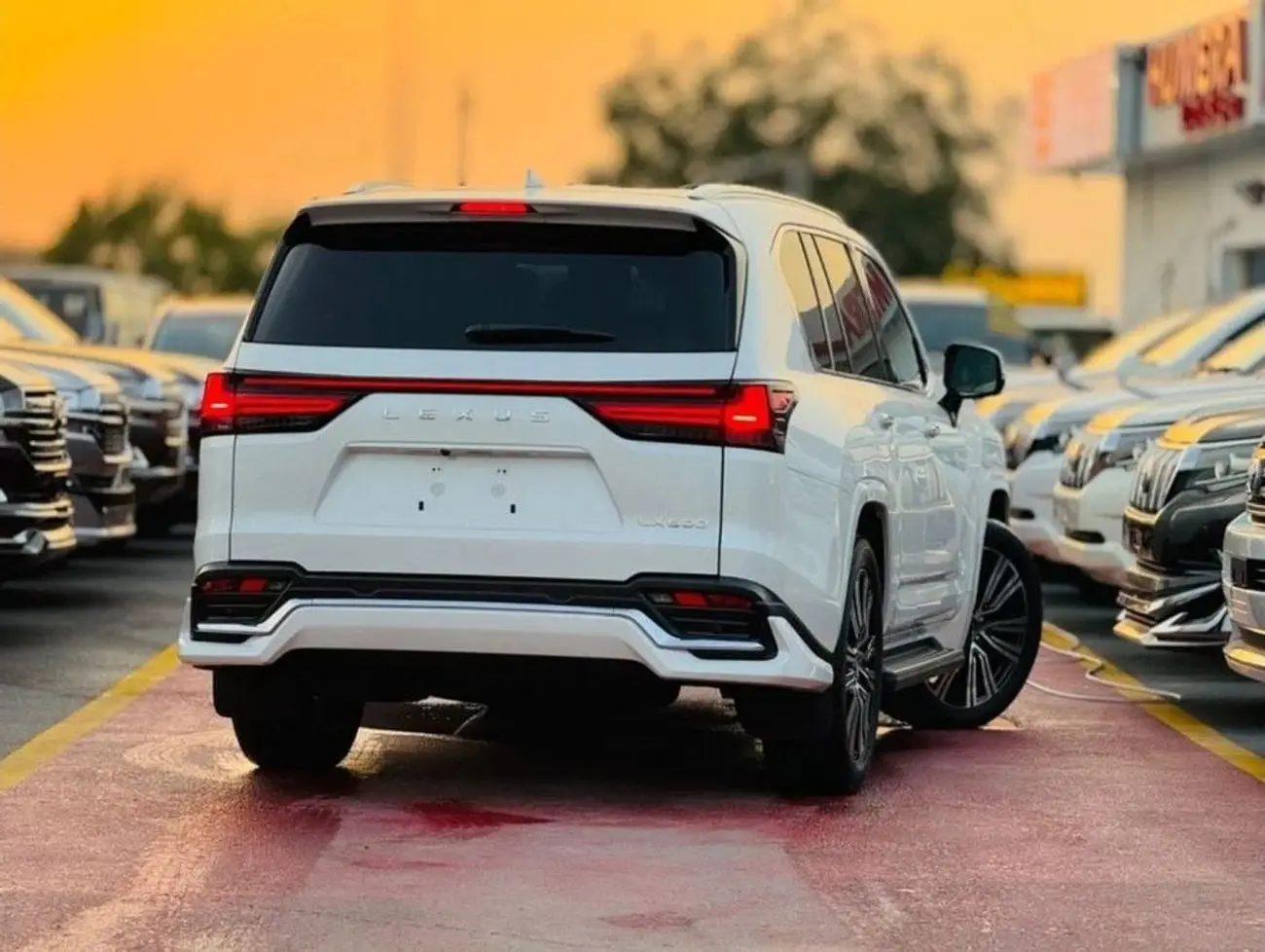 لكزس LX 2023 3.5L