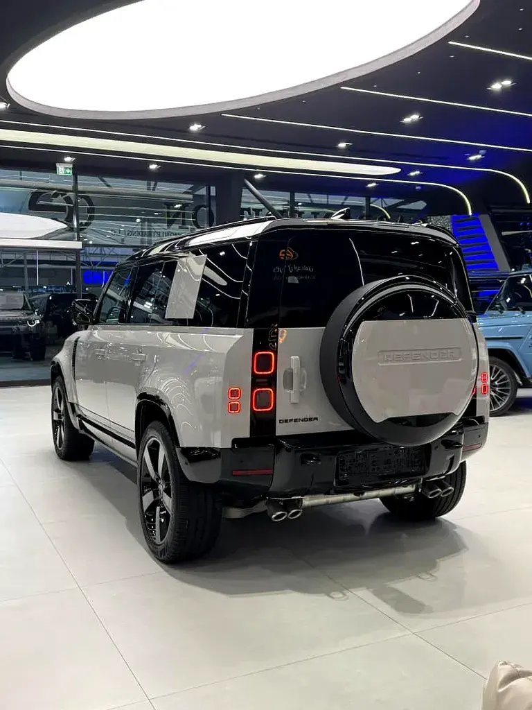 لاند روفر ديفندر 2026 3L