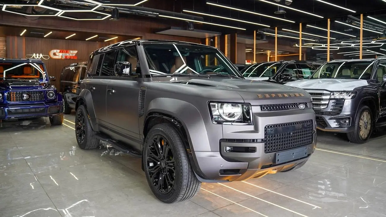 Land Rover Defender 2025 5L