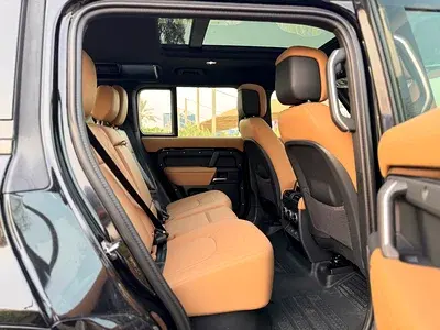 Land Rover Defender 2025