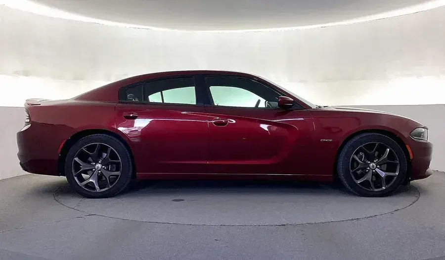 دودج تشارجر 2018