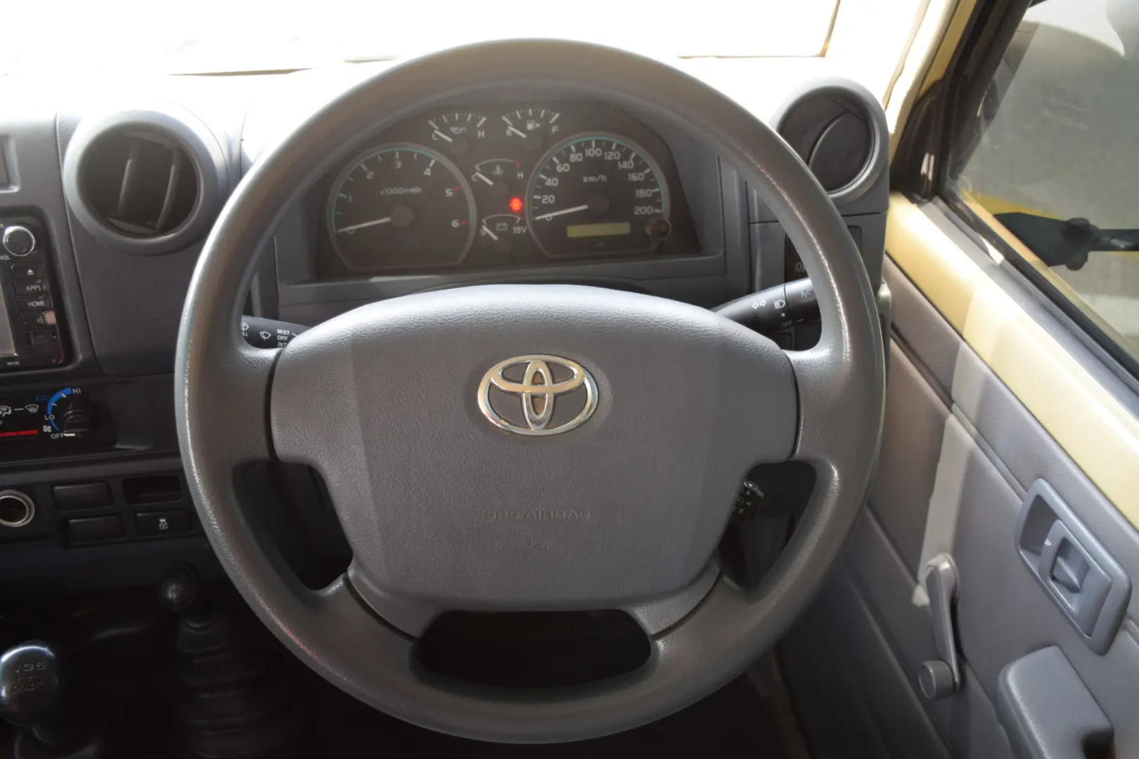 تويوتا لاند كروزر بيك آب 2017 4.5L