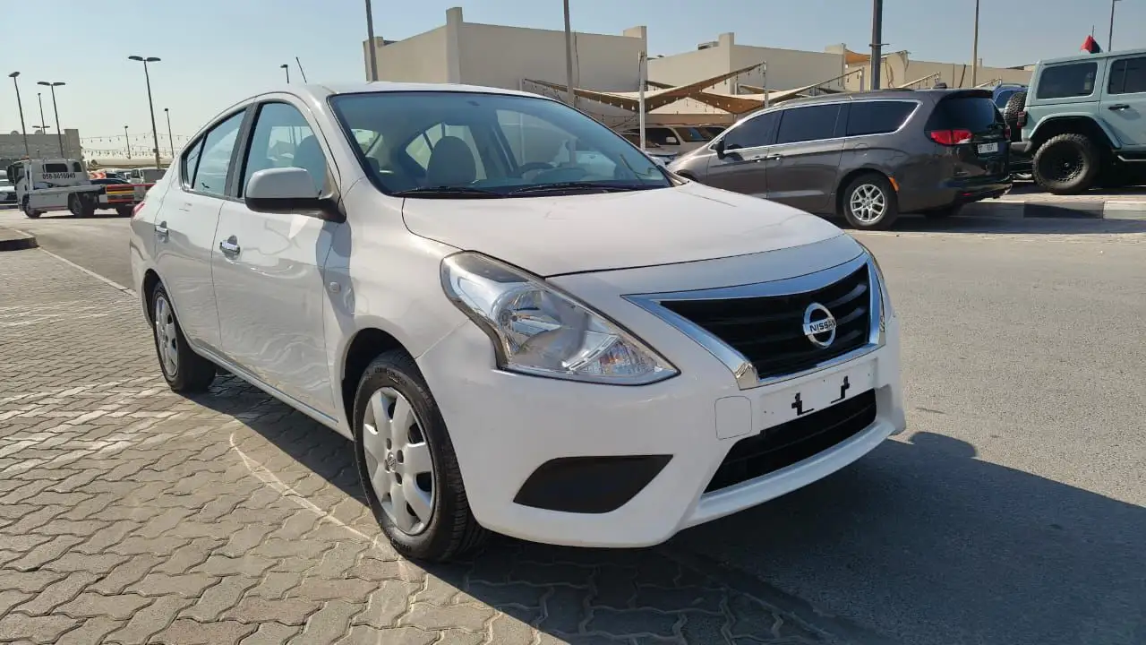 Nissan Sunny 2022