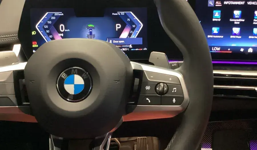بي أم دبليو X1 2025