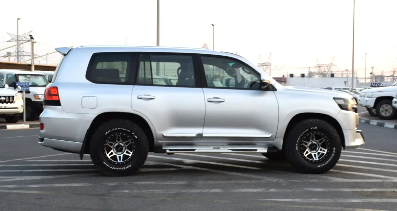 تويوتا لاند كروزر 2017 4.5L