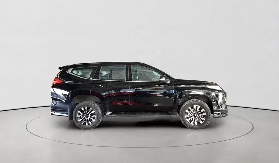 Mitsubishi Montero 2023