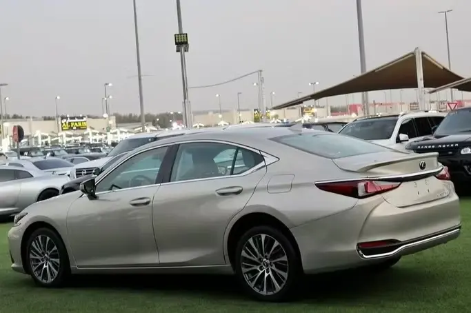 Lexus ES 2021 2.5L
