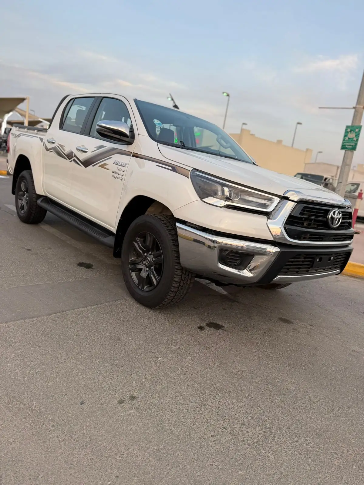 تويوتا هيلوكس 2024