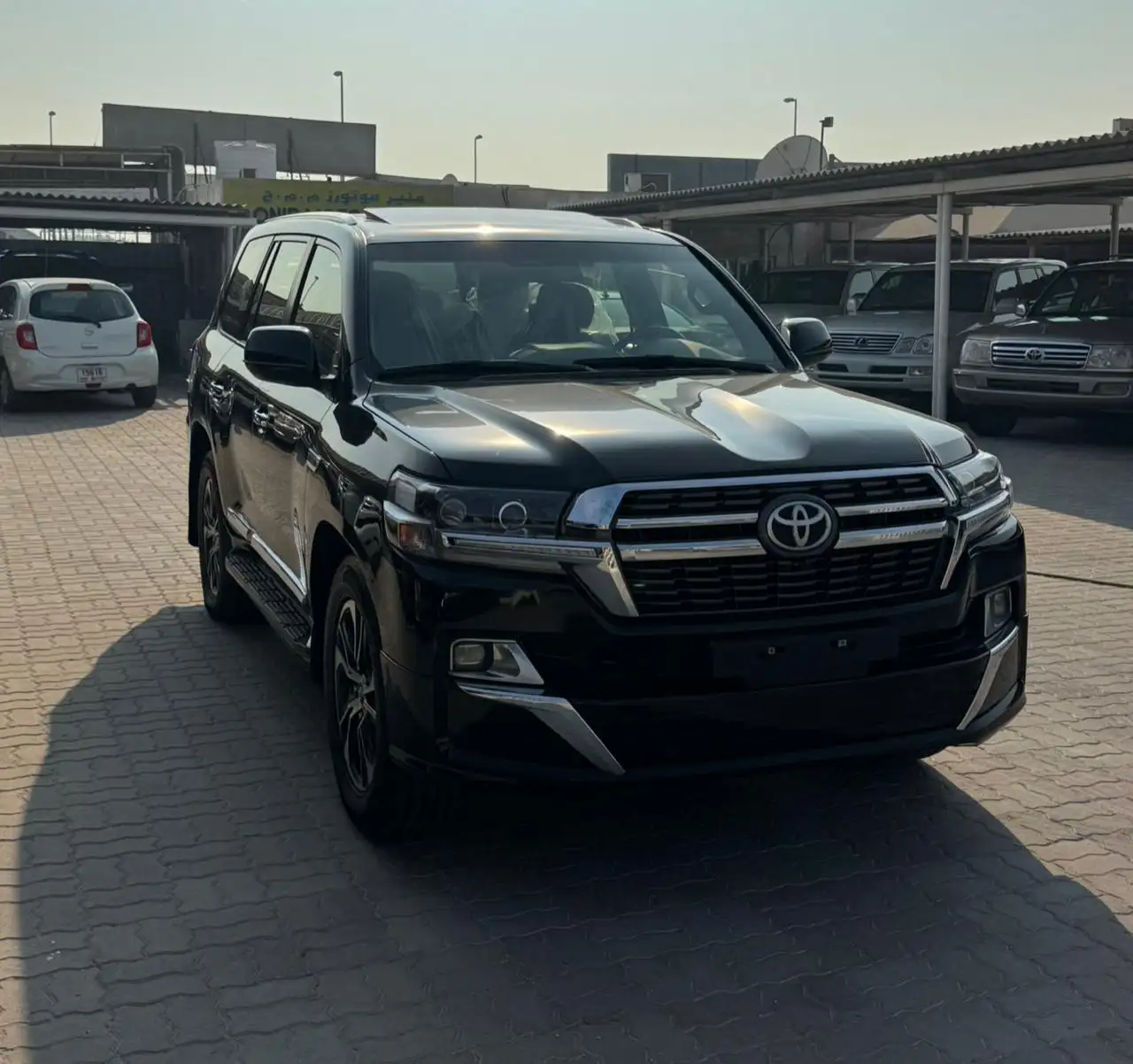 تويوتا لاند كروزر 2012 5.7L