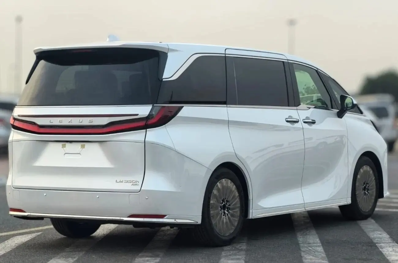 Lexus LM 2025 2.5L