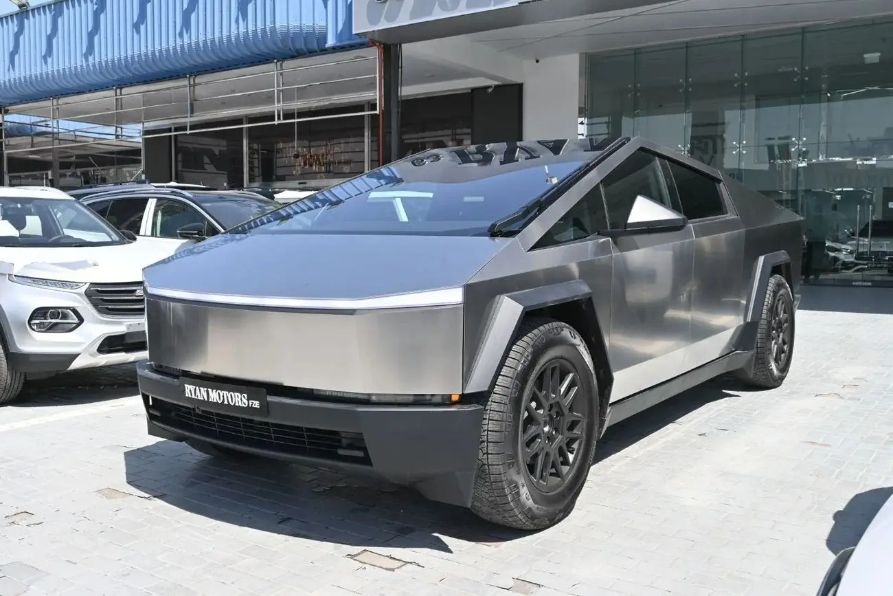 تسلا سايبرتراك 2024 undefinedL