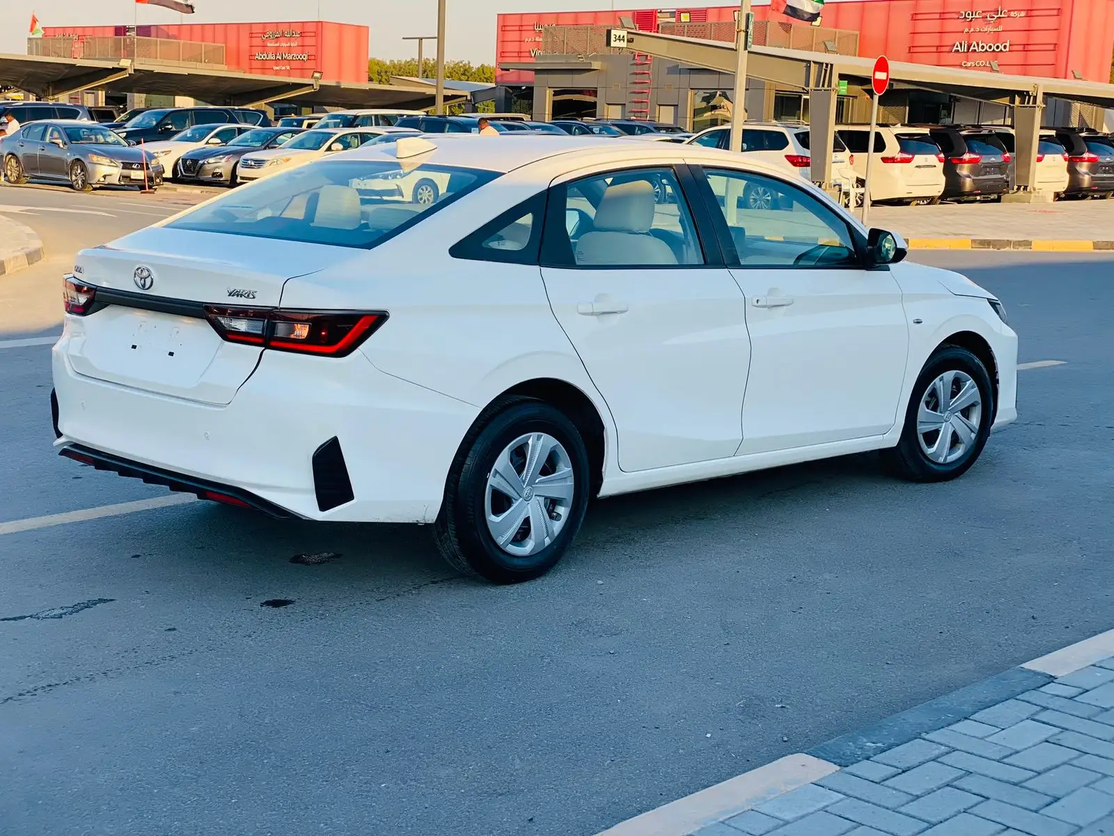 تويوتا يارس سيدان 2023 1.5L