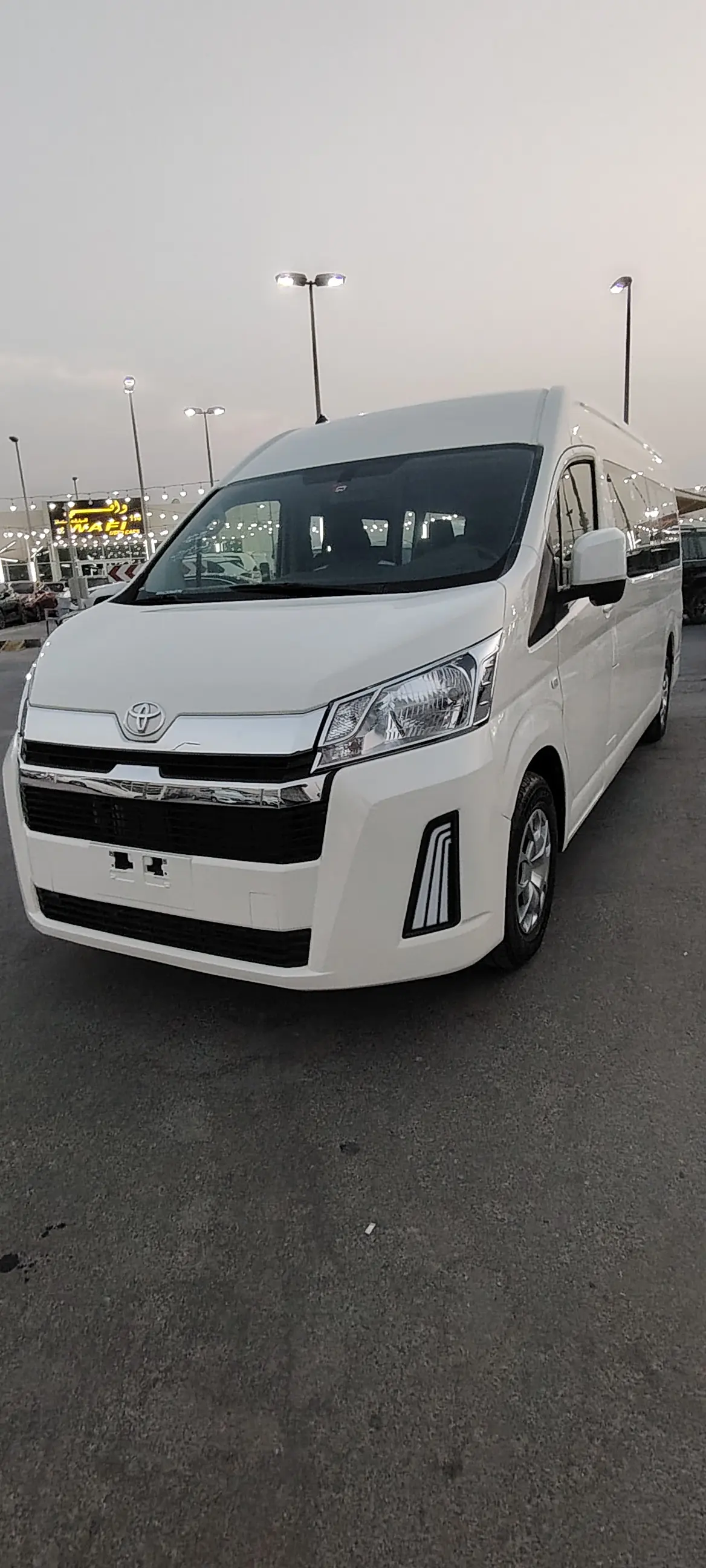 Toyota Hiace 2023