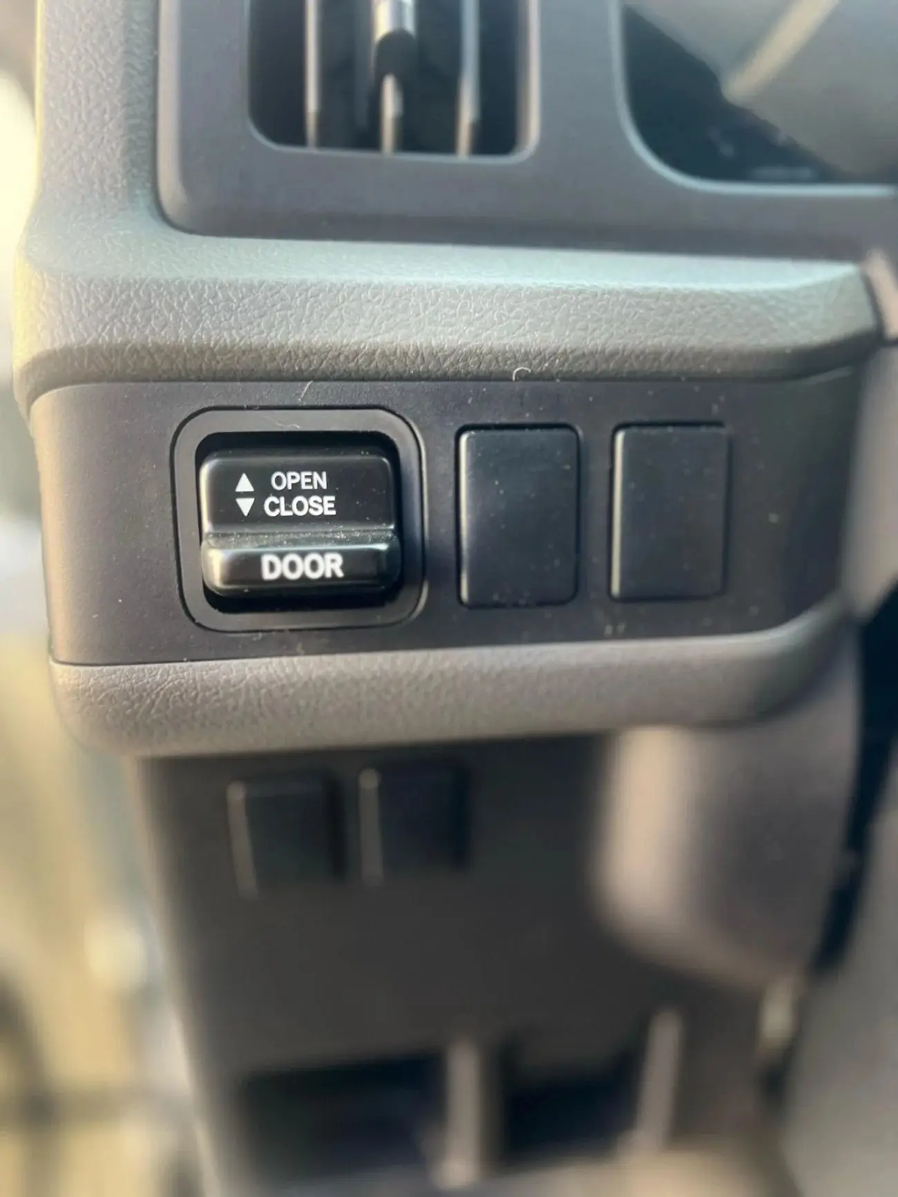 Toyota Coaster 2025 4L