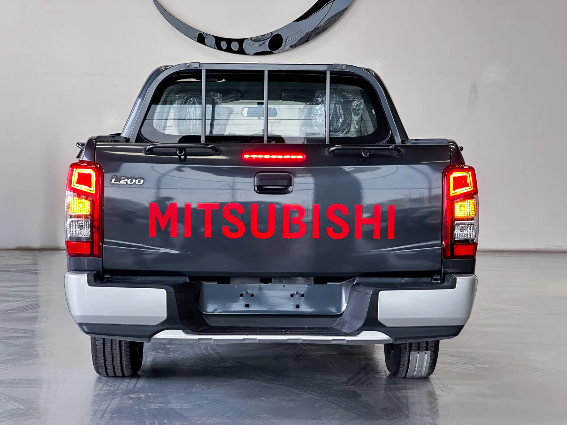 ميتسوبيشي L200 2023 2.5L