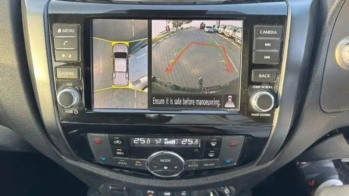 نيسان نافارا 2023 2.3L