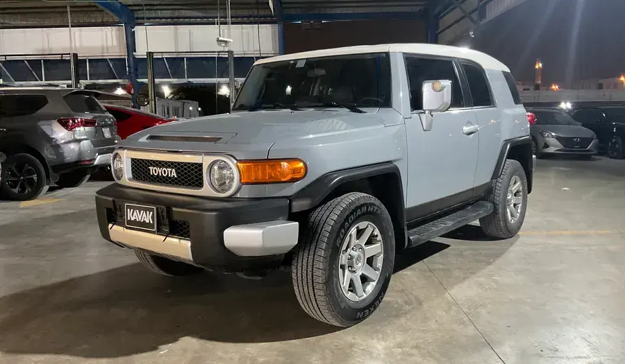 تويوتا اف جي كروزر 2022 4L