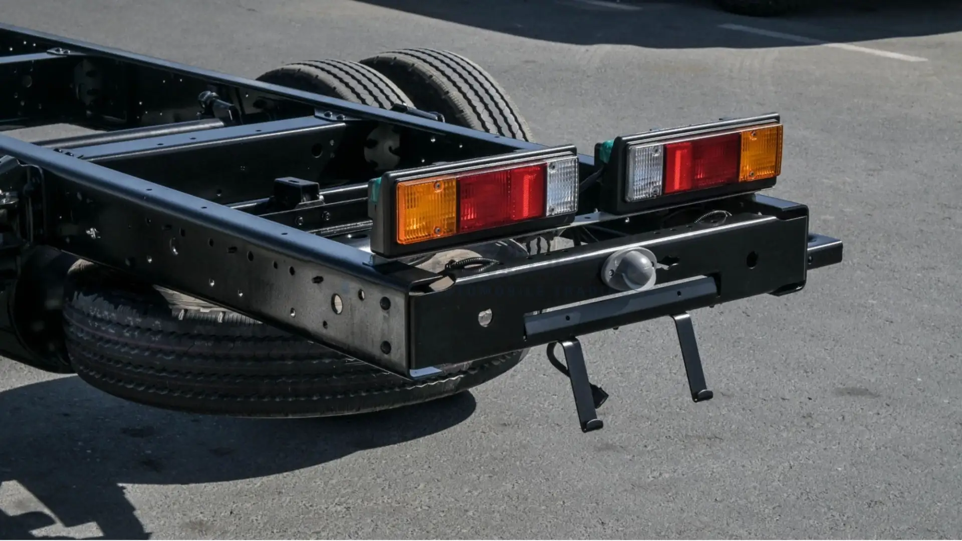 Mitsubishi Canter 2025