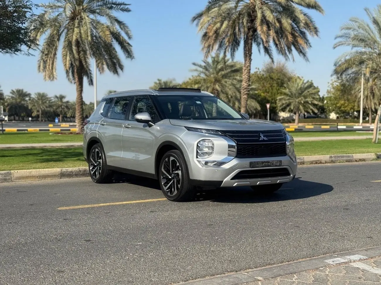 ميتسوبيشي آوتلاندر 2024 2.4L