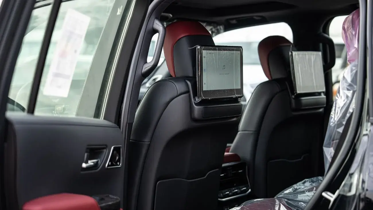 تويوتا لاند كروزر 2025