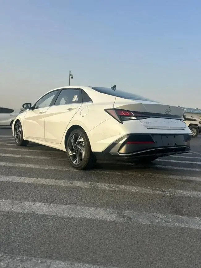 Hyundai Elantra 2025 1.5L