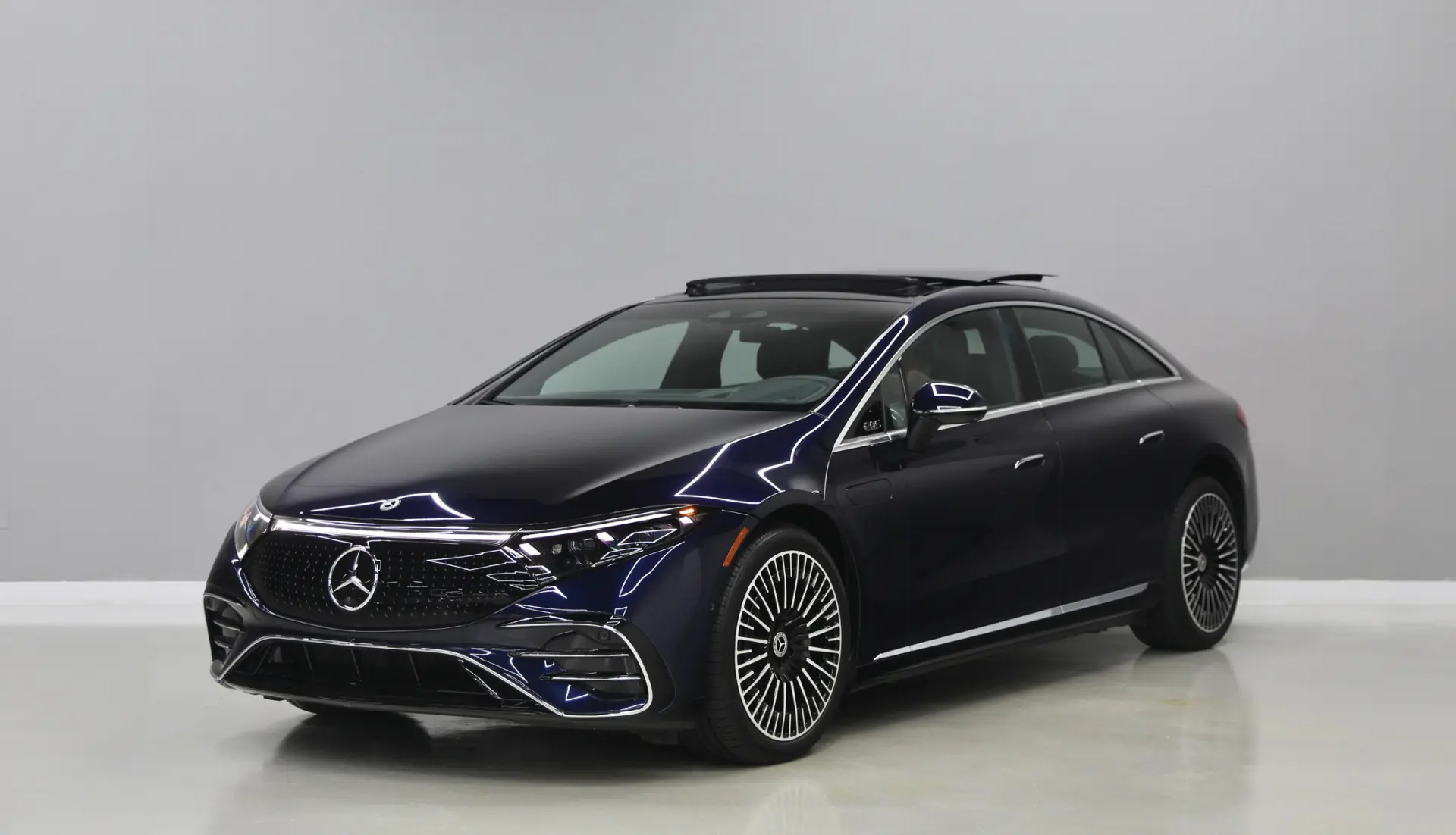 مرسيدس بنز EQS Class 2022