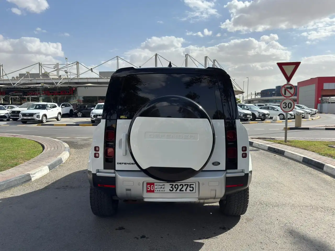لاند روفر ديفندر 2021
