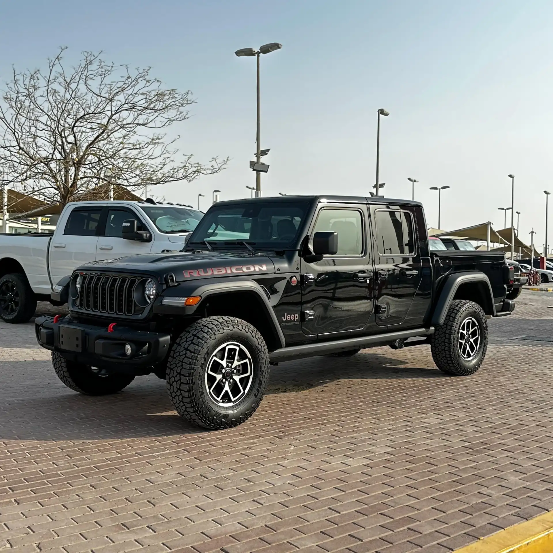 جيب جلادياتور 2025 3.6L