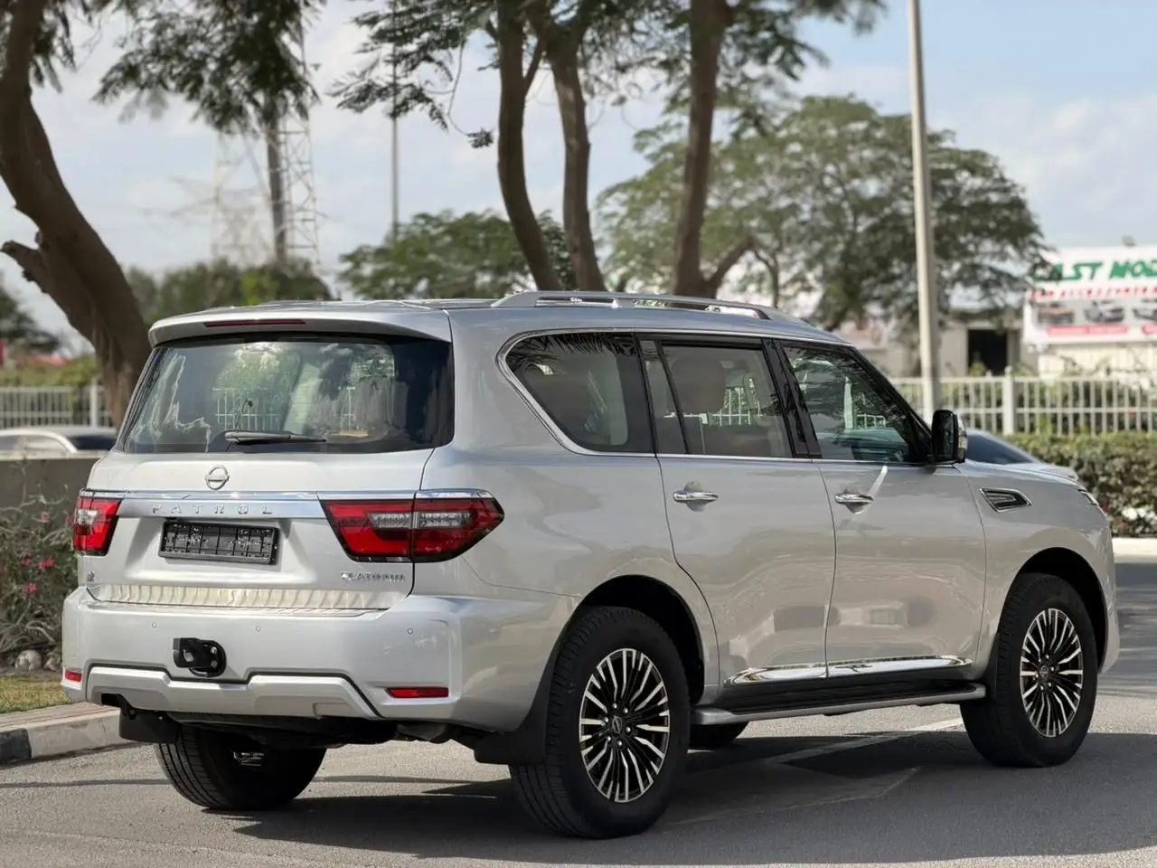 Nissan Patrol 2022 5.6L