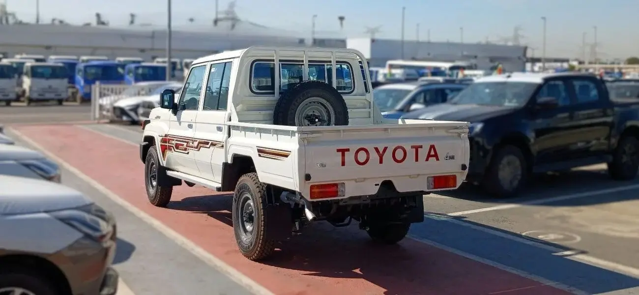 Toyota Land Cruiser Pick Up 2025 4L