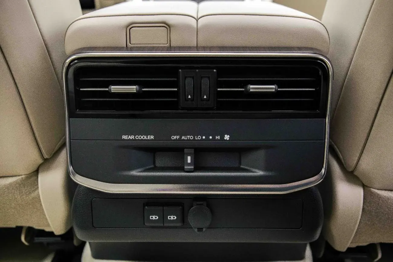 تويوتا لاند كروزر 2025