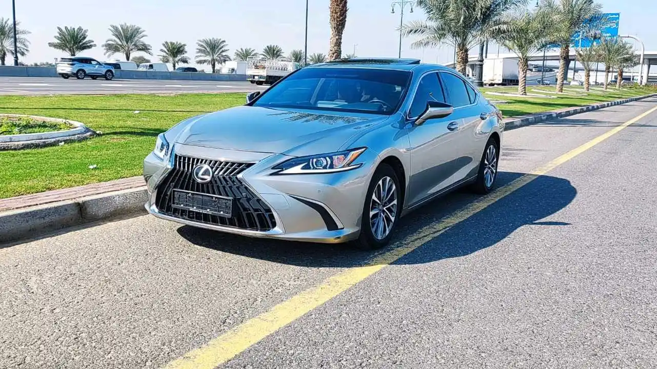 Lexus ES 2023