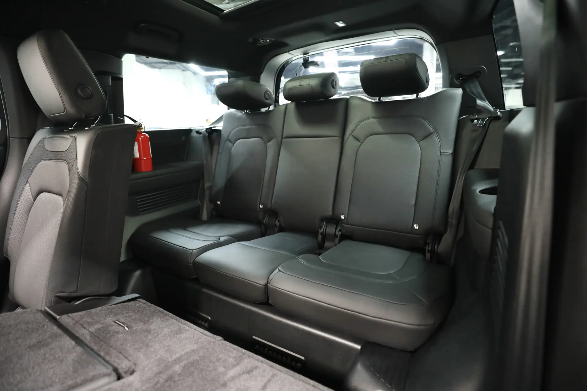 Land Rover Defender 2024 3L